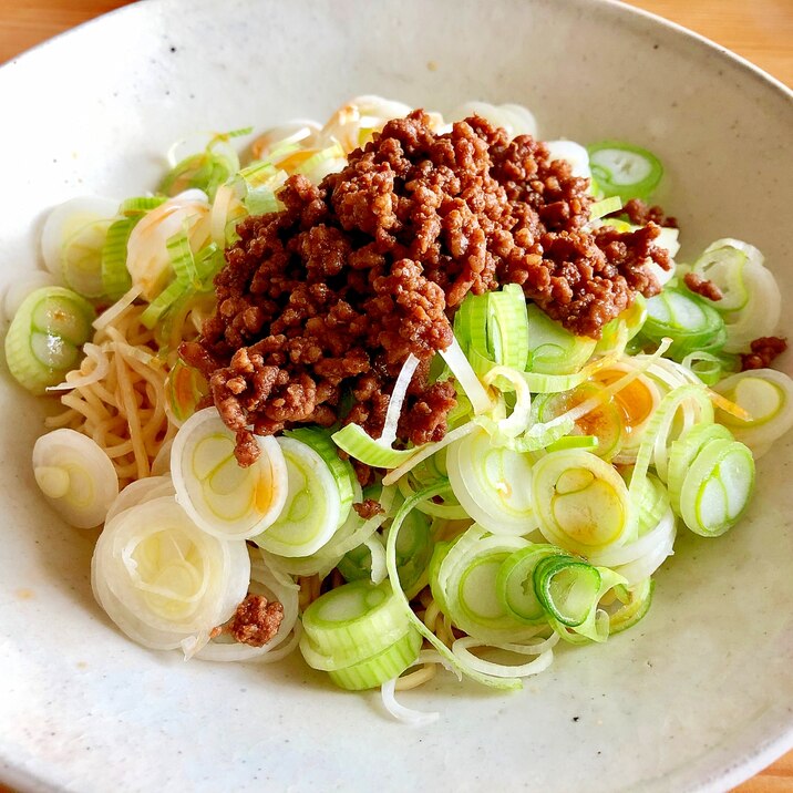 ピリ辛辛肉味噌☆ネギたっぷり混ぜ麺